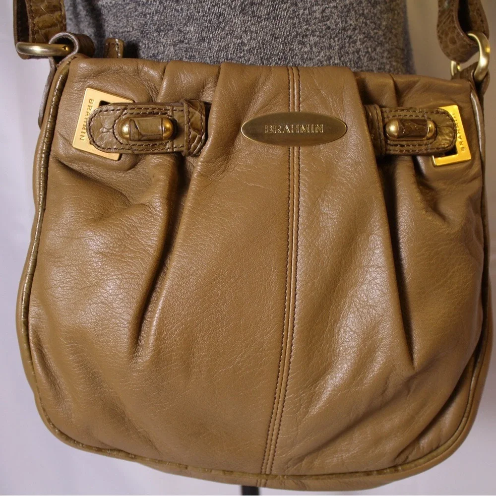 Brahmin‎ Tan Leather Pleated Crossbody Bag Gold Hardware Adjustable Strap